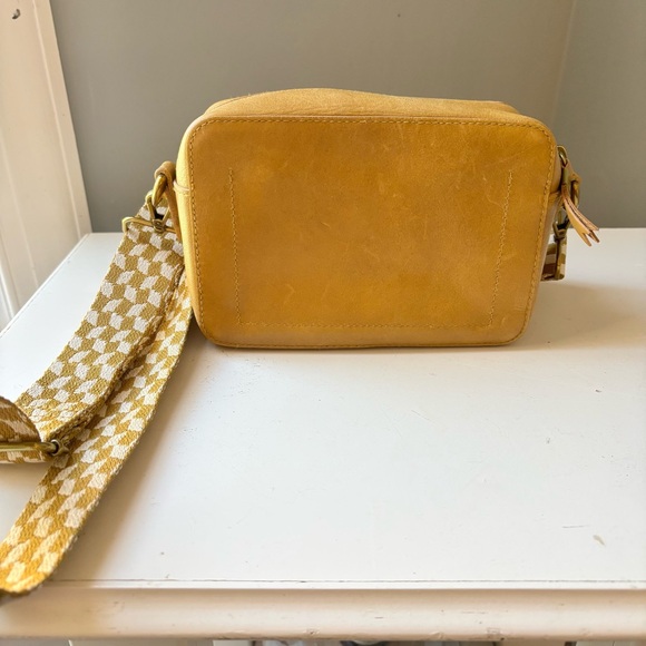 Madewell Tan Olive Leather Crossbody Bag with a Wide Camera Bag Strap Pre-loved - Picture 9 of 9